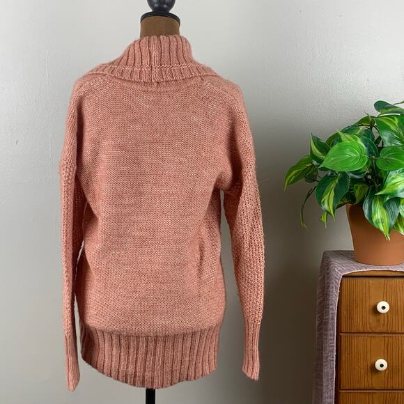 Ann Taylor Loft Coral Alpaca Blend Long Sleeve V Neck Sweater Size Large - Picture 4 of 8